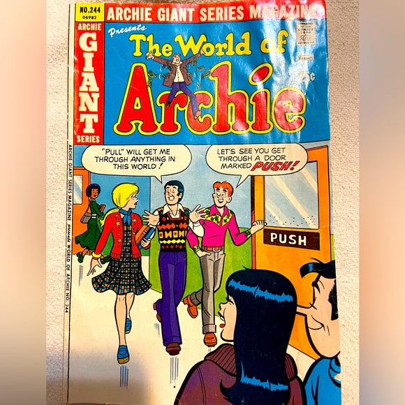 Comic book - Picture 1 of 1